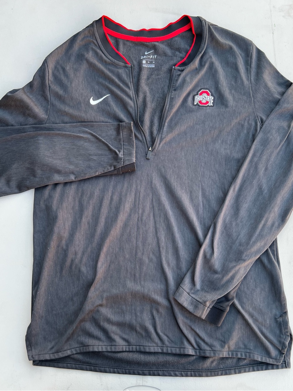 Nike Gray Long-Sleeve Quarter-Zip Performance Pullover with Red Trim